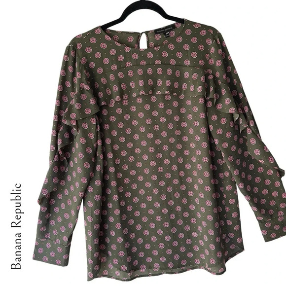 BANANA REPUBLIC NWOT PRINTED RUFFLE FRONT BLOUSE TOP LONG SLEEVE | MEDIUM - Picture 1 of 9